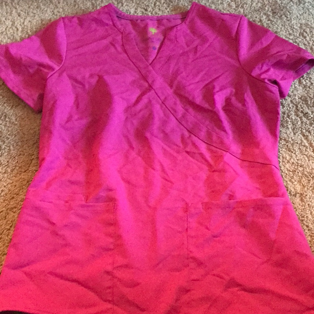 Medium scrub top, healing hands brand